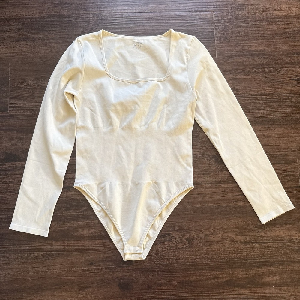 OQQ Women's XL Long Sleeve Square Neckline Cream Colored Ribbed Bodysuit